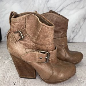 DV by Dolce Vita Dempsey Bootie Ankle Boots 8